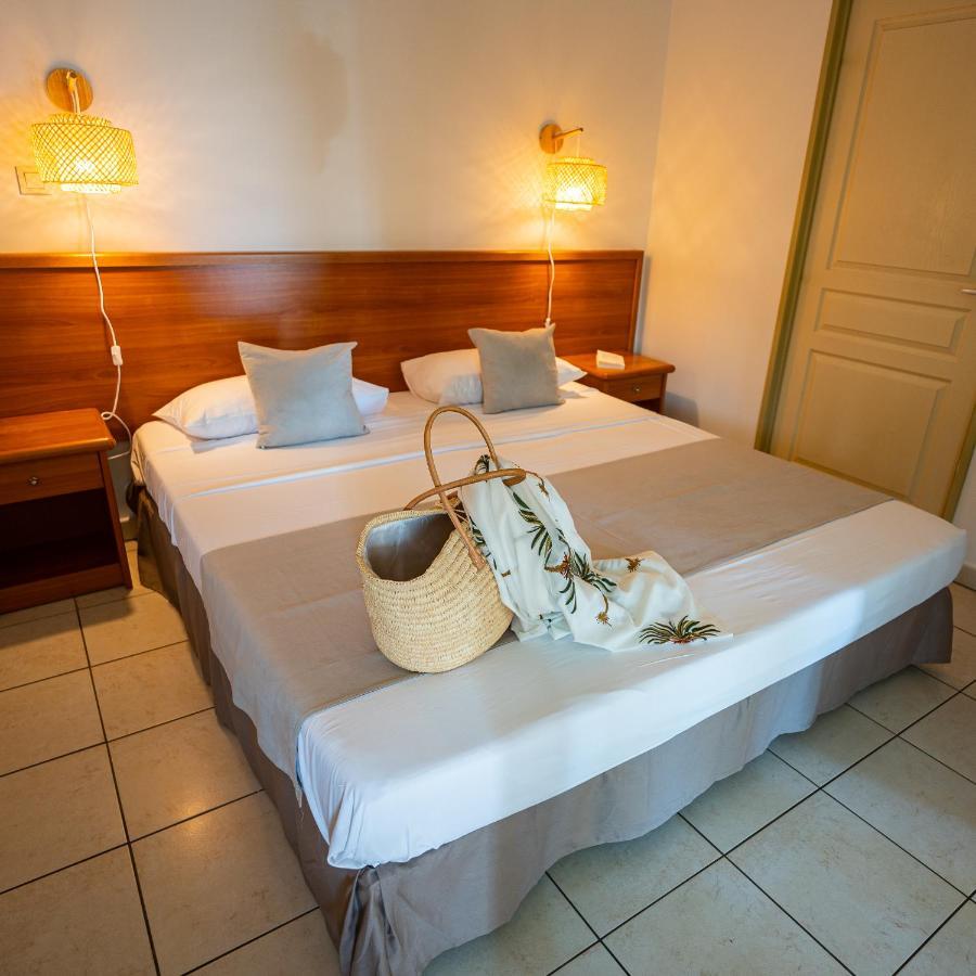 Le Kerveguen Hotel Saint-Gilles Les Bains Exterior photo